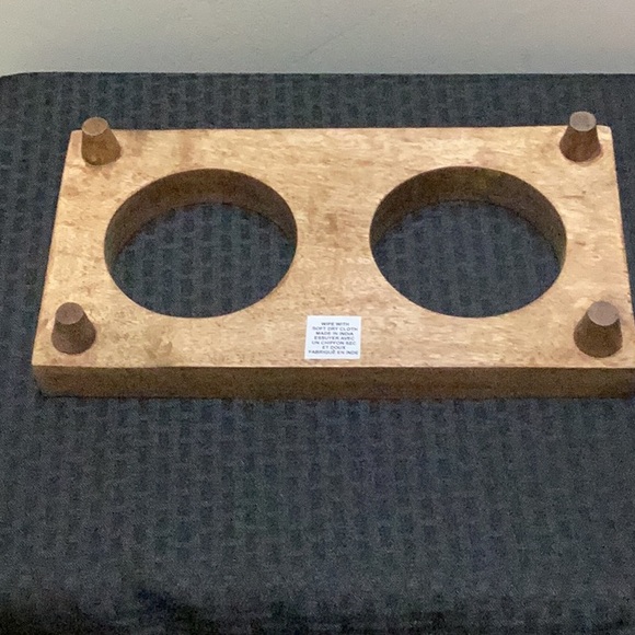 Wooden Elevated Cat Feeder (13”x7”) with 2 Bowls (Meow) Bundle with other items) - Picture 4 of 5